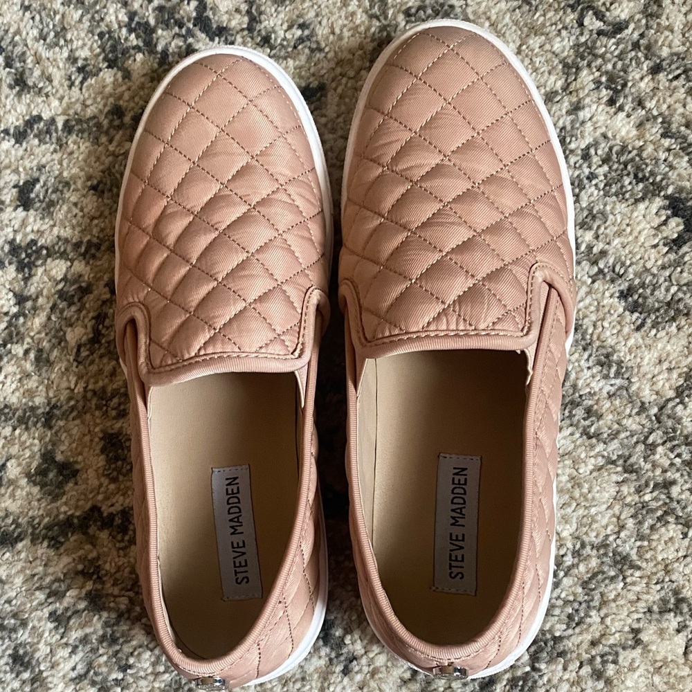 Steve madden slip on shoes